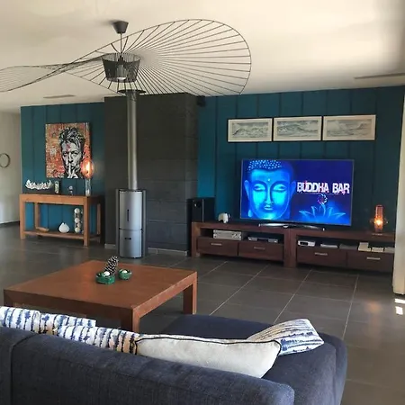 Casa *
